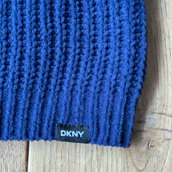 DKNY Boys 2 Piece Chenille Sweater and Pant Set size 12 Months NWT - Picture 3 of 11